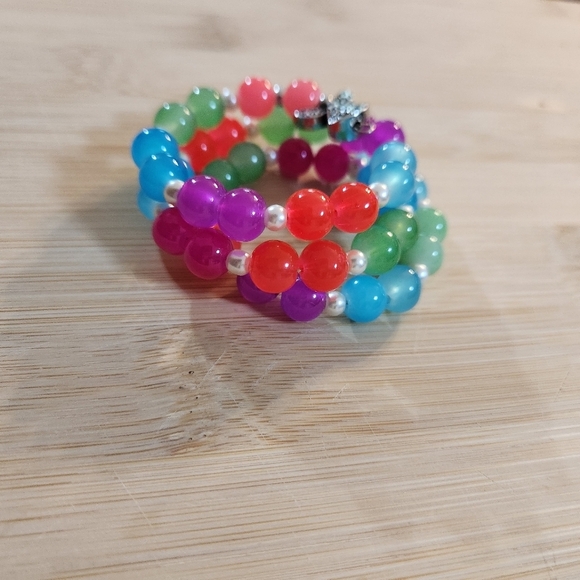 Hand Crafted Colorful Beaded Memory Wire Bracelet with Angel Charm - Picture 7 of 8